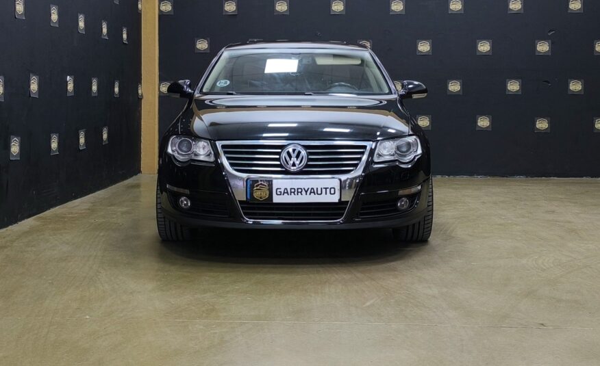 VOLKSWAGEN Passat HIGHLINE