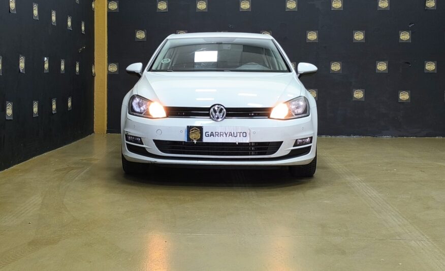 VOLKSWAGEN GOLF VII ADVANCE BLUEMOTION