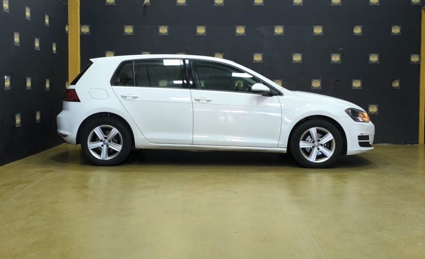 VOLKSWAGEN GOLF VII ADVANCE BLUEMOTION